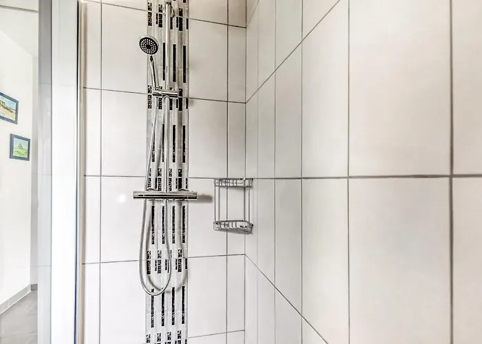 Bronte's Coastal Retreat * Tracy-sur-Mer