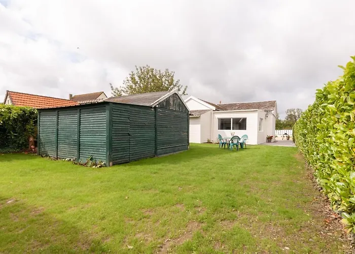 Bronte's Coastal Retreat *