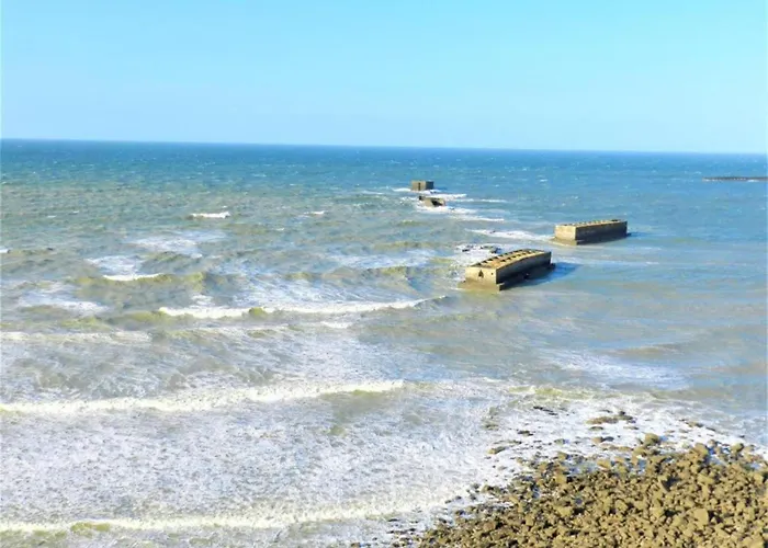 Bronte's Coastal Retreat Tracy-sur-Mer